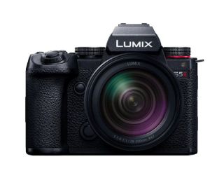Panasonic Lumix S5 II 28-200mm F/4-7.1