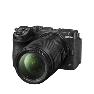 Nikon Z5 II C Black + Z 24-70 f/4 S + SDXC 128GB - Garanzia Nital (Mirrorless)
