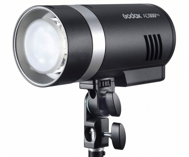 Godox Godox AD300 PRO TTL Flash-Noleggio