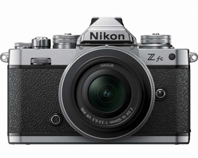 Nikon Nikon Z FC Silver + Z DX 16-50 VR Silver + SD 64GB