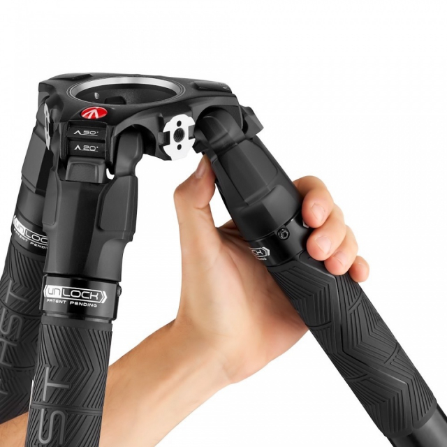 Manfrotto Manfrotto Treppiede 635 Fast Tubo Singolo Fibra di Carbonio