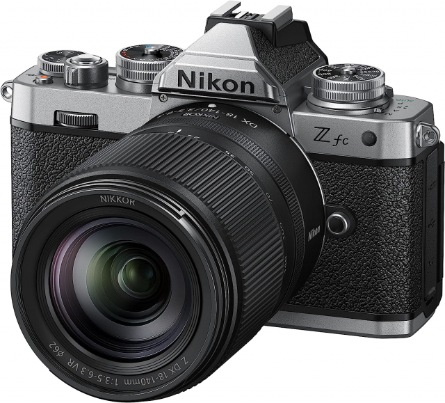 Nikon Nikon Z FC Silver + Z DX 18-140 VR  + SD 64GB