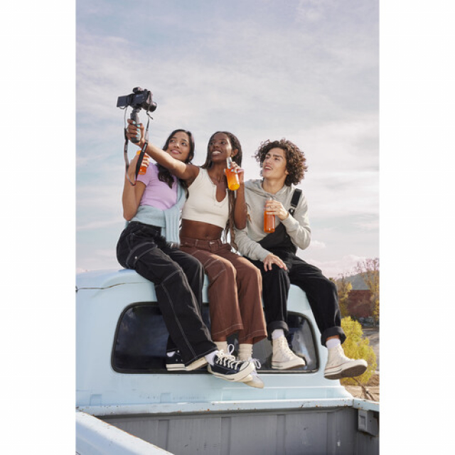 Canon Canon EOS R50, White + RF-S 18-45mm F4.5-6.3 IS STM Kit