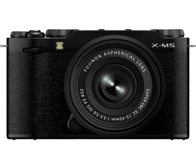 Fujifilm FujiFilm X-M5 + ob. 15-45 F/3,5-5,6 OIS PZ Black