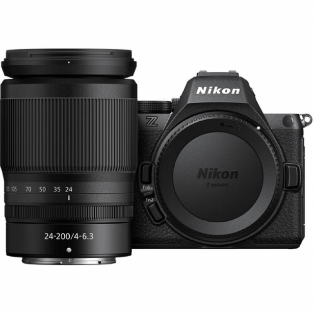 Nikon Nikon Z5 II + Z 24-200mm f/4-6.3 VR + SD 128 gb - Gar. Nital