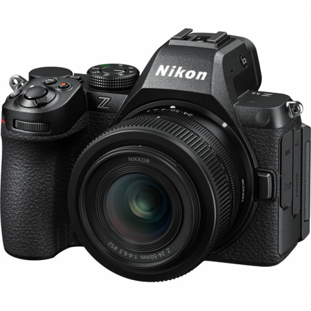 Nikon Z5 II + Z 24-50mm f/4-6.3 + SD 128gb - Gar. Nital
