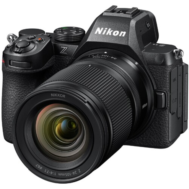 Nikon Nikon Z5 II + Z 24-105 f/4-7.1+ SD 128 gb - Gar. Nital