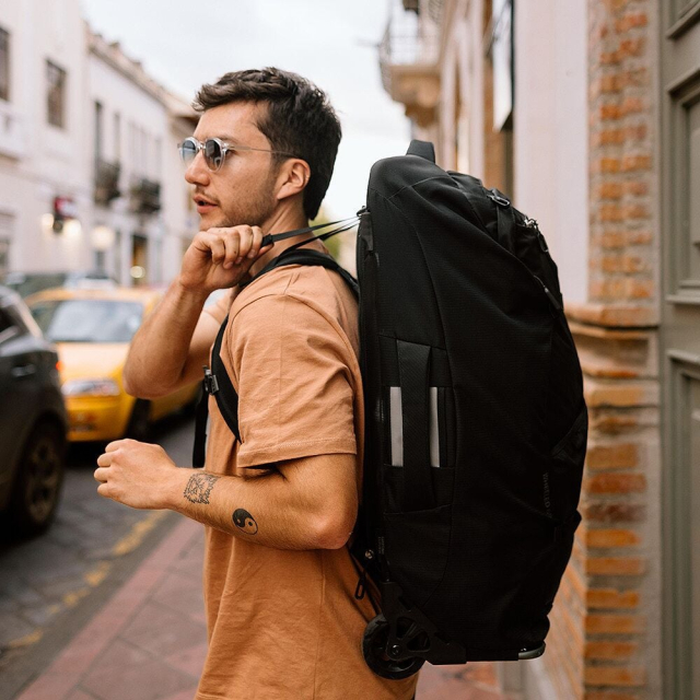 Osprey Osprey Farpoint Wheeled Travel Pack 65 Black O/S