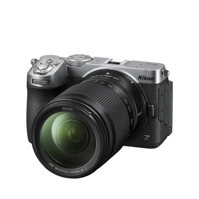 Nikon Nikon Z5 II C Silver + Z 24-200 f/4-6.3 VR + SDXC 128GB - Garanzia Nital (Mirrorless)