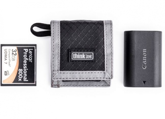 Think tank Think Tank Photo - CF/SD + étui à piles