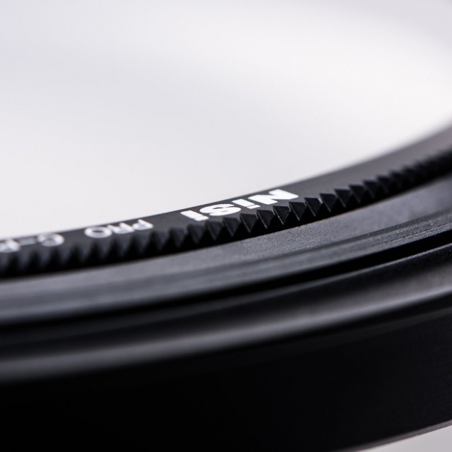 Nisi Nisi - Porta Filtri V5 PRO + Polarizzatore 82mm + adattatori 67mm 72mm 77mm 82mm