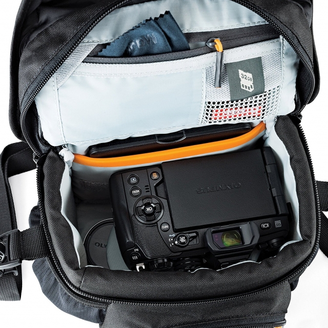 Lowepro Lowepro Borsa Nova 140 AW II Black