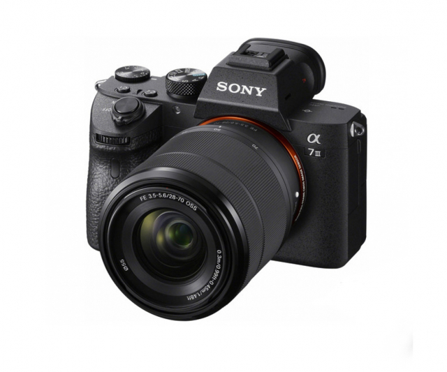Sony Sony A7 III + SEL 28-70mm f/3.5-5.6 OSS E-Mount