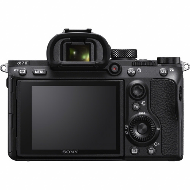 Sony Sony A7 III + SEL 28-70mm f/3.5-5.6 OSS E-Mount