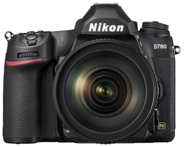 Nikon NIKON D780 + ob. 24-120 F/4 G + SD 64Gb - Nital 4 Anni
