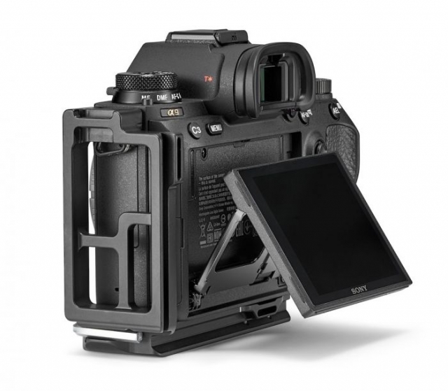 Gitzo GITZO L-Bracket per Sony alpha 7RIII e 9