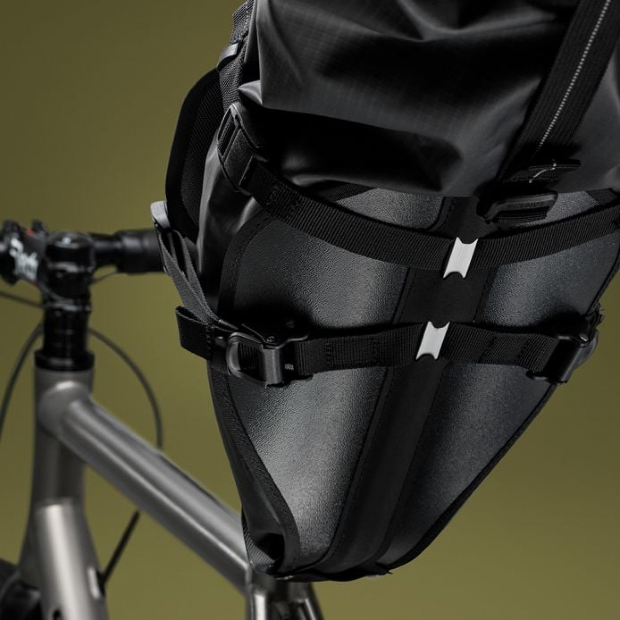 Osprey Osprey Escapist Saddle Bag Black L