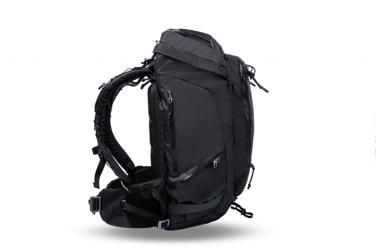 F-stop F-Stop Tilopa Bundle DuraDiamond - Tilopa Pack Black + Large Pro Camera Insert + Large Rain Cover + Gatekeeper Straps (m116 + m231 + m923-69+m816-80)