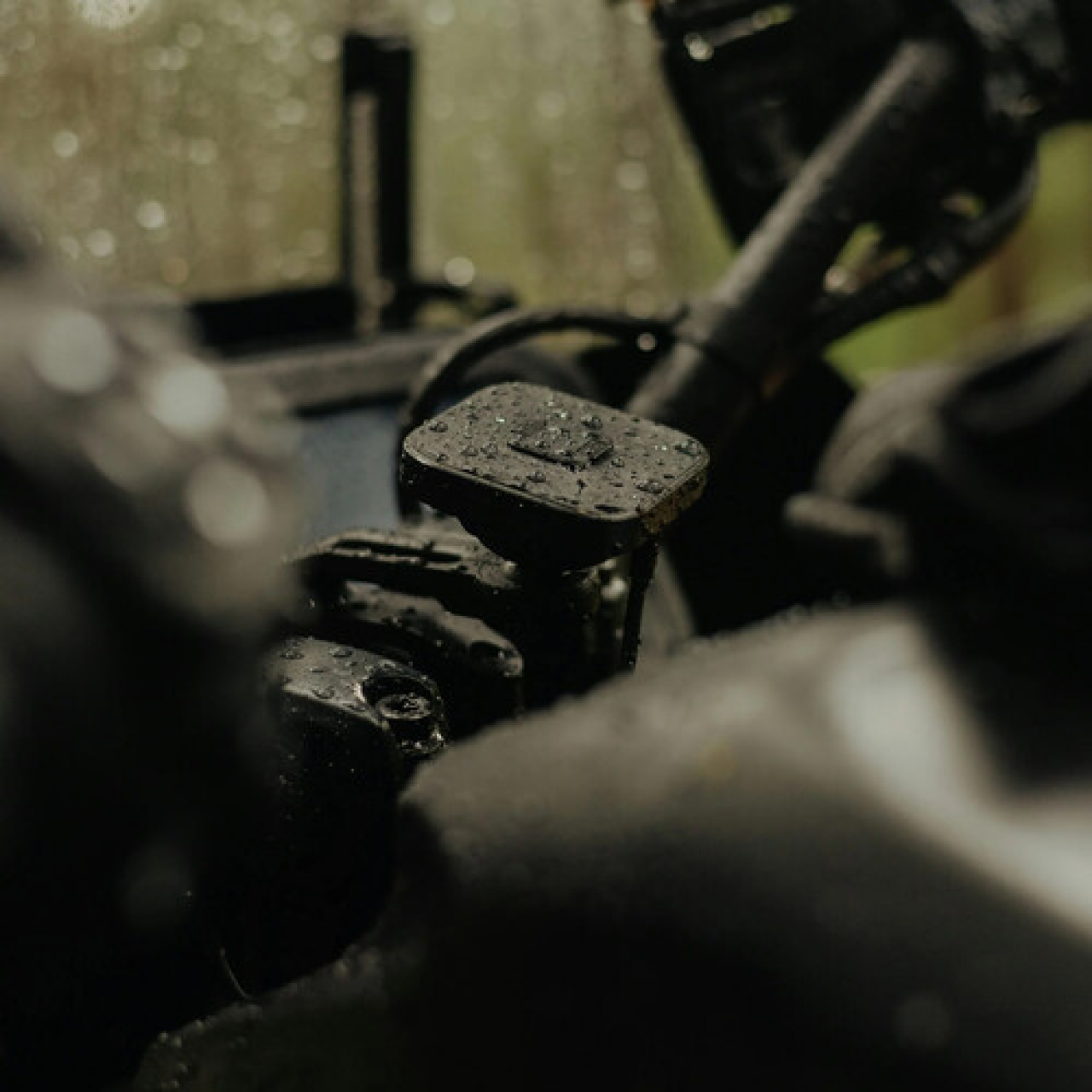 Peak design Peak Design - Mobile Motorcycle Mount Bar Mount v2: Charging Black - CON ANTIVIBRAZIONE