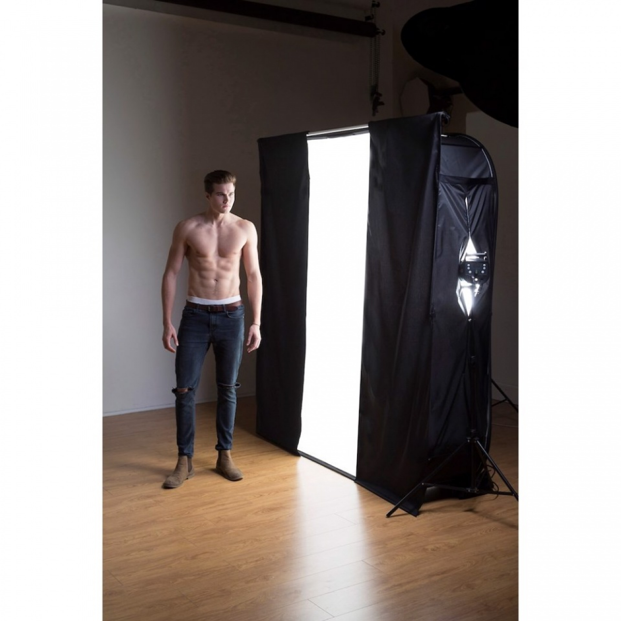 Lastolite Lastolite HiLite 1.8m x 2.15m  (6' X 7') Shapers & Masks