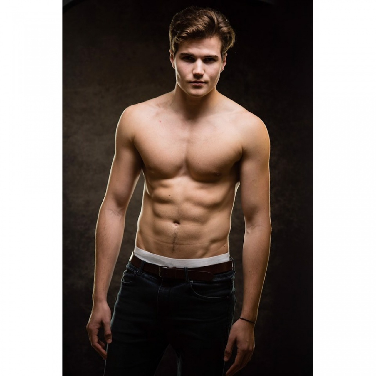 Lastolite Lastolite HiLite 1.8m x 2.15m  (6' X 7') Shapers & Masks