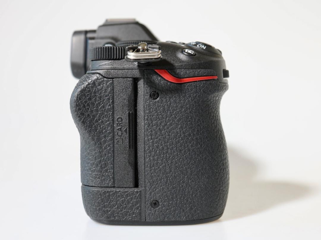 Nikon Boîtier Nikon Z5 + SD 64 Go
