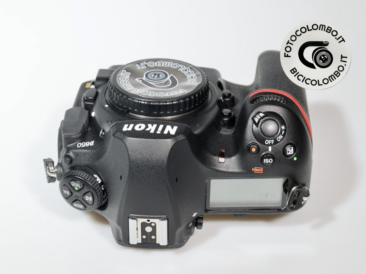 Usato nikon NIKON D850 + ob. 24-120 - UTILISÉ